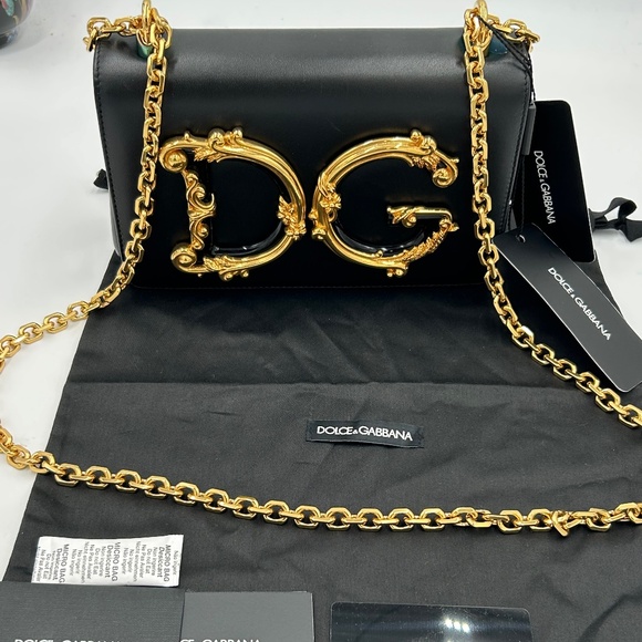 Women’s Dolce & Gabbana DG girls, leather shoulder bag made in Italy - Picture 1 of 13